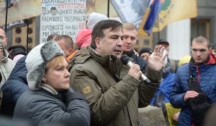 Свежие новости: Саакашвили пытался прорваться в гостиницу возле Рады, чтобы помыться