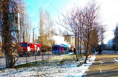 Свежие новости: Видео. В Николаеве горит новый троллейбус