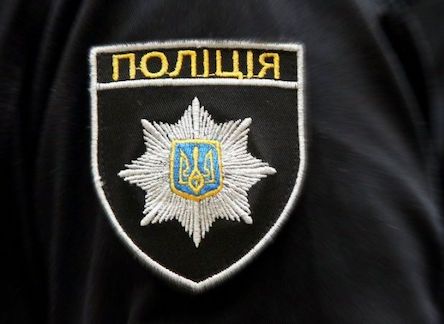 Свежие новости: Бросился на участкового и прокусил ему руку: На Николаевщине подозреваемый не хотел давать показания