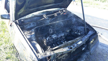 Свежие новости: В Очаковском районе прямо на дороге загорелся Opel