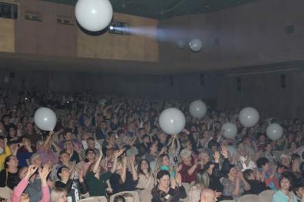 Свежие новости: ФОТО: Відбувся святковий концерт для жінок Южноукраїнська до Міжнародного жіночого дня