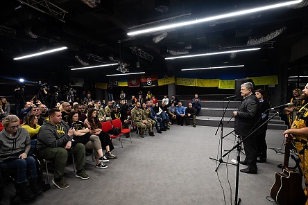 Свежие новости: Дело некачественных бронежилетов: Порошенко внес 19 миллионов залога за николаевского генерала Марченко