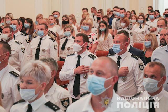 Фото новости: У Миколаєві поліцейських привітали із Днем Національної поліції України Свежие новости: У Миколаєві поліцейських привітали із Днем Національної поліції України