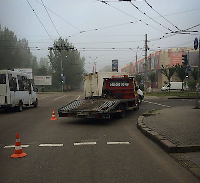 Свежие новости: В Николаеве столкнулись автомобиль и эвакуатор - погиб водитель