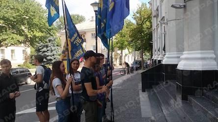 Свежие новости: “Правий сектор” “захопив” прокуратуру Тернопільської області