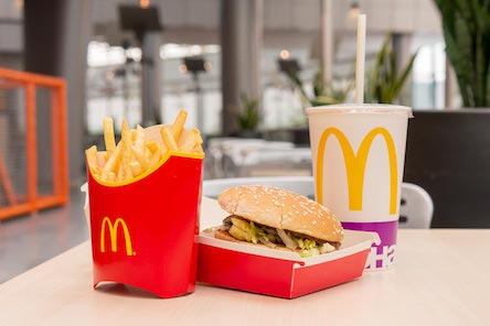 Свежие новости: Продажи McDonald's в марте упали на 22%