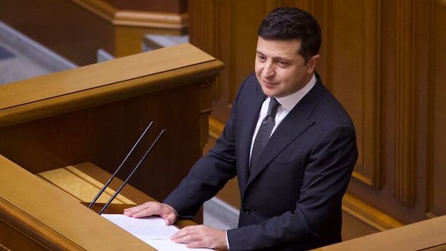 Свежие новости: Зеленский отозвал из Рады свой законопроект об увольнении всех судей Конституционного суда