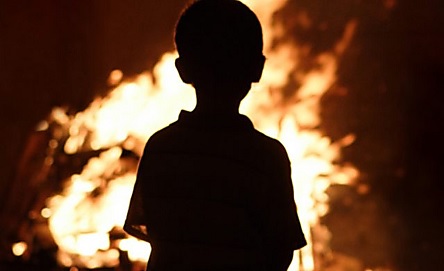 Фото новости: Под Харьковом 9-летний ребенок устроил поджоги в пяти домах родного села Свежие новости: Под Харьковом 9-летний ребенок устроил поджоги в пяти домах родного села