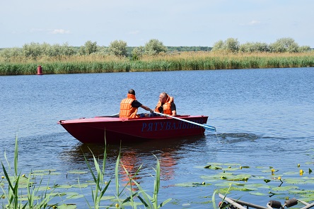 Свежие новости: В Новой Одессе спасатели провели рейдовое мероприятие с отдыхающими и отработали условное спасение человека на воде