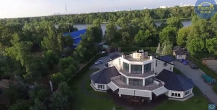 Свежие новости: ФОТО: Дом легендарного детского писателя пускают с молотка