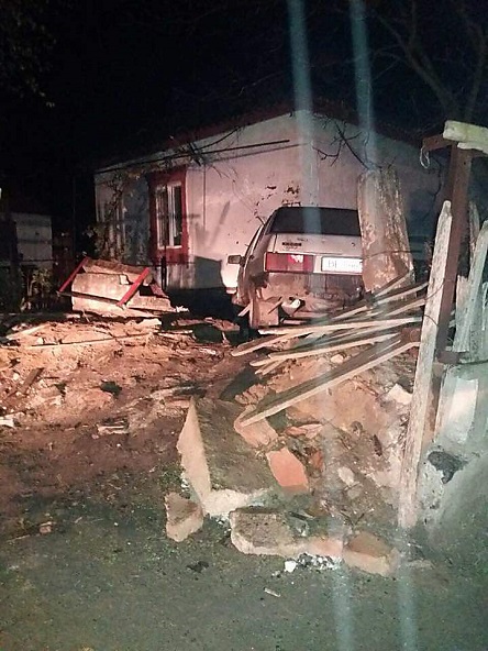 Свежие новости: В Первомайске пьяный водитель въехал в частный дом