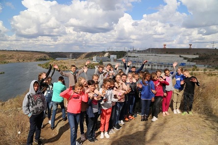 Свежие новости: Діти із сіл Рацино та Берізки отримали на Южно-Українському енергокомплексі приємні враження і подарунки