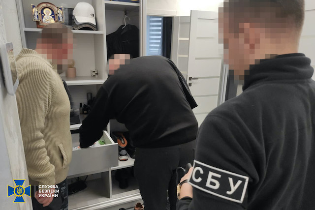 Свежие новости: Правоохоронці викрили масштабну схему ухилення від мобілізації, було залучено посадовців 9 військкоматів