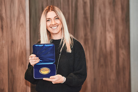 Свежие новости: Николаевская саблистка Ольга Харлан получила награду от Международной федерации фехтования