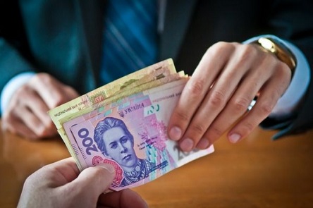 Свежие новости: В Киеве на получении взятки в 10 тысяч гривен поймали одного из руководителей госпредприятия Минобороны