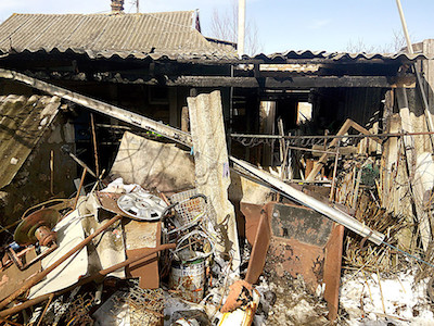 Свежие новости: На Баштанщине горела хозпостройка с автомобилем внутри