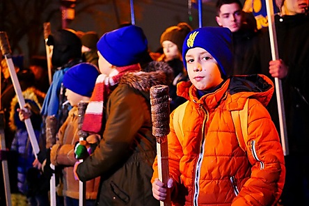 Свежие новости: ВИДЕО: В Киеве традиционно прошло факельное шествие, приуроченное ко дню рождения Бандеры