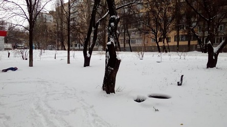 Свежие новости: Николаевцы жалуются на открытые люки, которых не видно из-за выпавшего снега