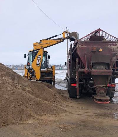 Свежие новости: Дороги Николаевщины чистят 17 единиц спецтехники