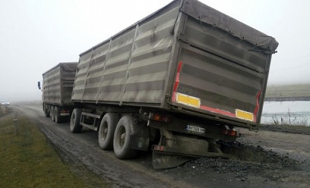 Свежие новости: Зеленский повысил штрафы за перегруженные фуры