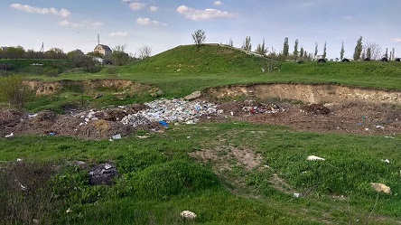 Свежие новости: «Сами себе враги» — Возле воинской части в Николаеве образовалась свалка с конфиденциальными документами ВСУ