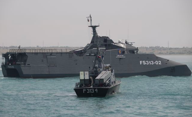 Свежие новости: Іран показав катер з ракетами, що б'ють на 700 кілометрів