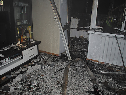 Свежие новости: В Николаеве произошел пожар из-за того, что женщина подожгла свечи и оставила их без присмотра