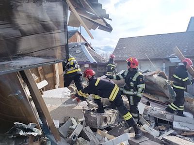 Фото новости: В Киеве взрыв повредил несколько зданий Свежие новости: В Киеве взрыв повредил несколько зданий