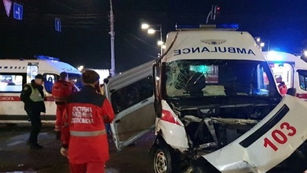 Свежие новости: В Киеве «скорая» попала в ДТП: есть погибшие