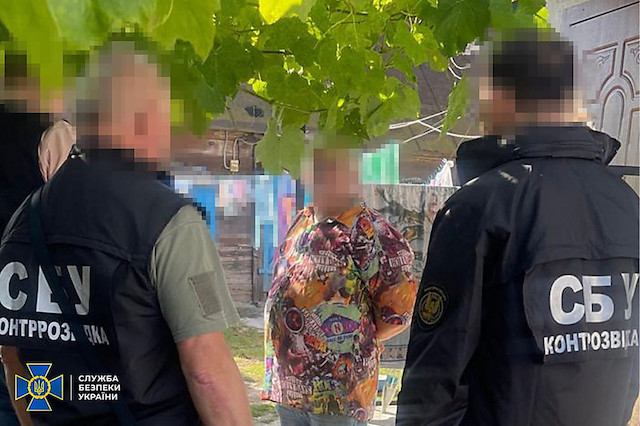 Свежие новости: СБУ та Нацполіція затримали дві групи чорних зброярів, що продавали трофейну зброю в п’яти регіонах України