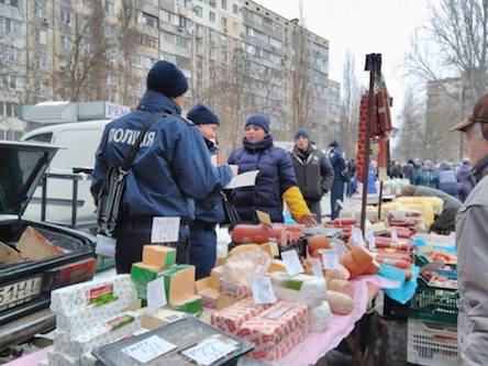 Свежие новости: В Николаеве полиция устроила проверку торговцев ярмарки