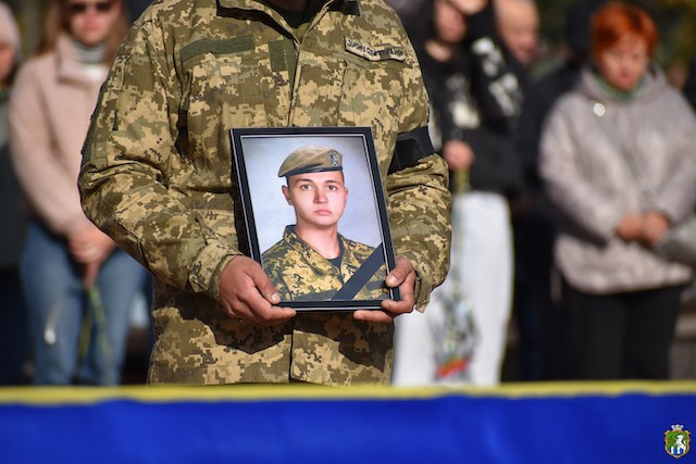 Свежие новости: Південноукраїнськ попрощався із Захисником Романом Змерзлим