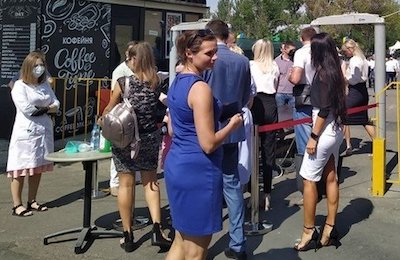 Свежие новости: Сотни жителей Николаева ждут Зеленского на 8 причале