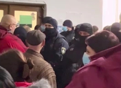 Свежие новости: Нового директора николаевской «инфекционки» заводили в рабочий кабинет при помощи спецназа