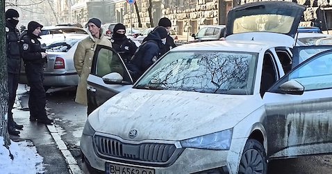 Свежие новости: Хотел вернуть золотой батон: Уроженец Николаевской области рассказал, зачем заехал в охраняемую зону Верховной Рады с оружием