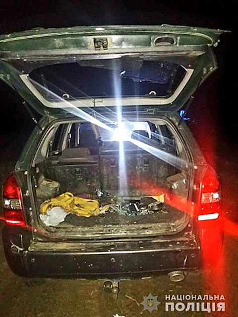 Свежие новости: На Николаевщине охотники преследовали Hyundai, приняв водителя за браконьера – его авто протаранили, а самого ранили из ружья