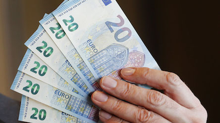 Свежие новости: Курс евро в Украине взлетел сразу на 32 копейки