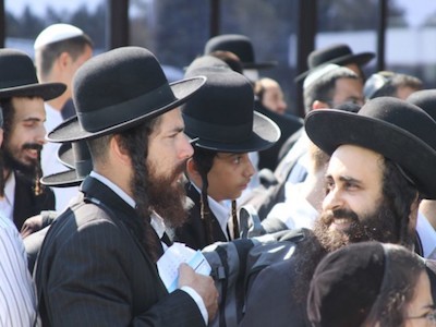 Свежие новости: У четырех рвущихся в Украину хасидов на границе обнаружили коронавирус