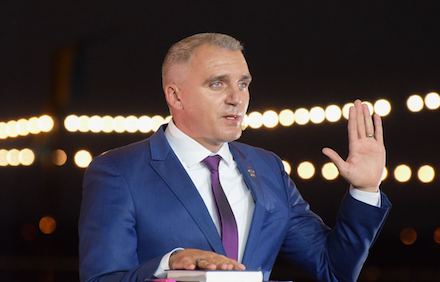 Свежие новости: Сенкевич отказался от прямых эфиров в соцсетях до конца строгого карантина