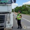 Свежие новости: На Миколаївщині в денну пору доби поліцейські обмежують рух великогабаритного транспорту