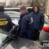 Свіжі новини: В Луцке офицера областного военкомата задержали на взятке в 1 тысячу долларов