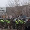 Фото новости: У полиции Полтавы расходятся “показания”: спикер полиции говорит, что большинство задержанных во время протестов в Новых Санжарах – не местные, начальник полиции – что местные Свежие новости: У полиции Полтавы расходятся “показания”: спикер полиции говорит, что большинство задержанных во время протестов в Новых Санжарах – не местные, начальник полиции – что местные
