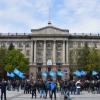 Фото новости: В Николаеве митингующие сломали ворота и двери в здании горсовета Свежие новости: В Николаеве митингующие сломали ворота и двери в здании горсовета