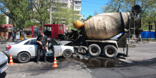 Свежие новости: ДТП в Одессе: водитель Audi пытался скрыться от полиции и врезался в бетономешалку
