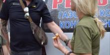 Свежие новости: Французский кондитер привез для николаевских защитников 10 000 пончиков и круассанов