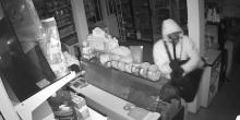 Фото новости: ВИДЕО: В Николаеве магазинную кражу сняла камера наблюдения Свежие новости: ВИДЕО: В Николаеве магазинную кражу сняла камера наблюдения