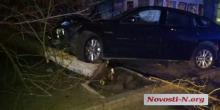Фото новости: Ночью в Николаеве пьяный водитель на BMW въехал в дерево Свежие новости: Ночью в Николаеве пьяный водитель на BMW въехал в дерево
