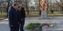 Фото новости: Карантин не завадив вшанувати пам’ять про День визволення Вознесенська від фашистських загарбників Свежие новости: Карантин не завадив вшанувати пам’ять про День визволення Вознесенська від фашистських загарбників