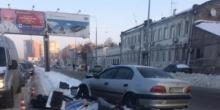 Свежие новости: В Одессе водитель автомобиля снес светофор