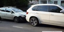 Фото новости: В центре Николаева из-за ямы на дороге столкнулись Opel и BMW Свежие новости: В центре Николаева из-за ямы на дороге столкнулись Opel и BMW
